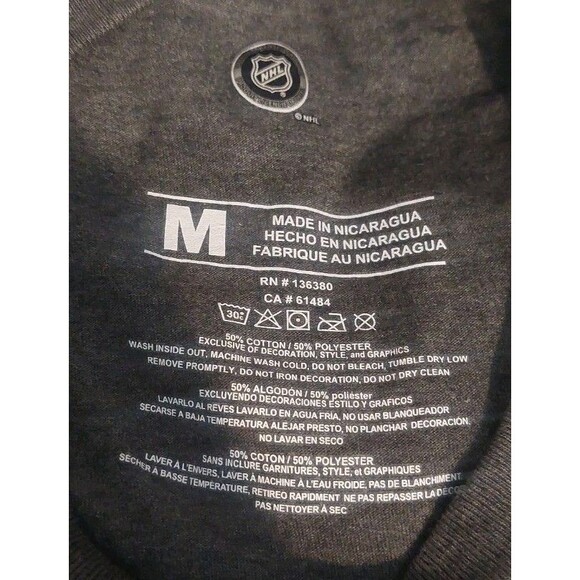 NHL Chicago Blackhawks Men's Size Medium Tee Shirt Gray Hockey - Picture 4 of 8